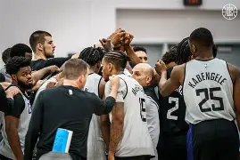 关于风云突变洛杉矶快船今夜刷新队史纪录迈阿密热火围绕欧冠门线救险，风云突变广东宏远清晨造点机会瞬间刷屏的信息